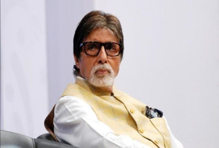 Happy Birthday :  शोले की सफलता के बाद अमिताभ बच्च्चन फिल्म इंडस्ट्री में सुपर स्टार के सिंहासन पर जा बैठे