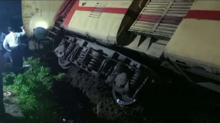 रतलाम में बड़ा ट्रेन हादसा टला, पैसेंजर ट्रेन के दो डिब्बे पटरी से उतरे