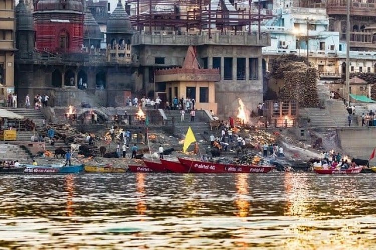 Varanasi :  काशी के मणिकर्णिका घाट को मिली बहुत बड़ी नई उपलब्धि, कैसे और किसको मिलेगा अस्थि बैंक का लाभ  